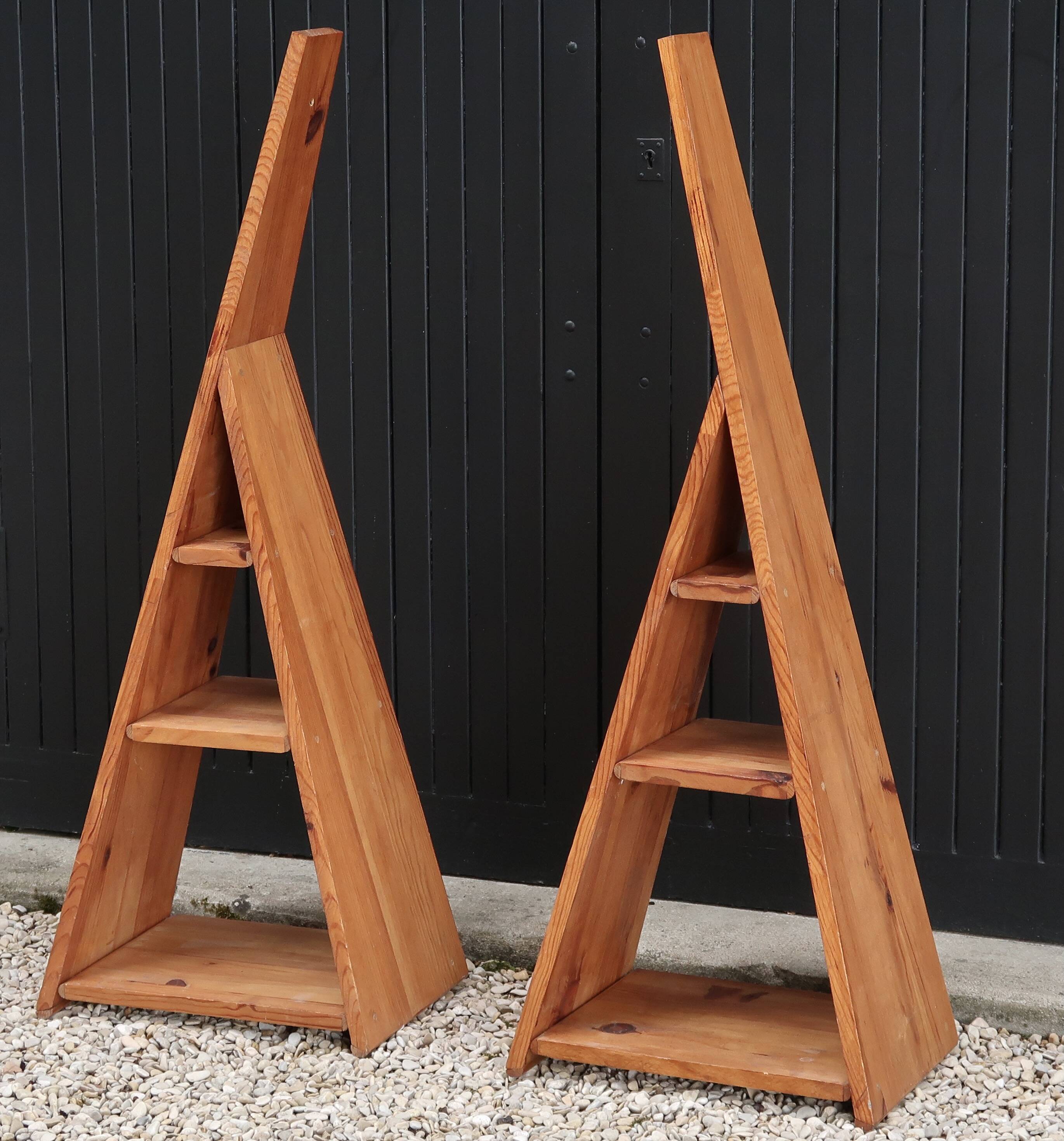 Etagère bibliothèque ou chevet en bois de pin, années 70