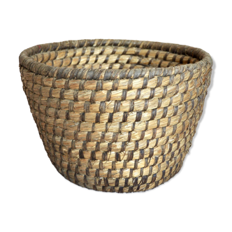 Straw basket