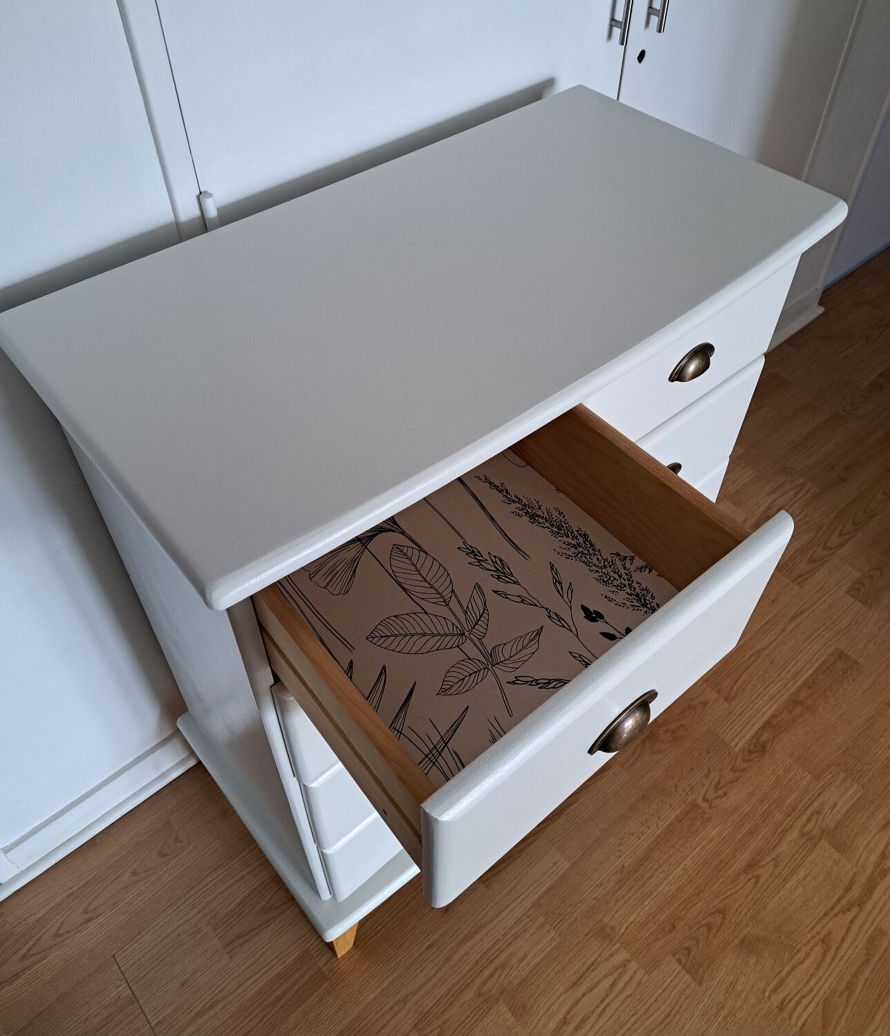 Chest of drawers white