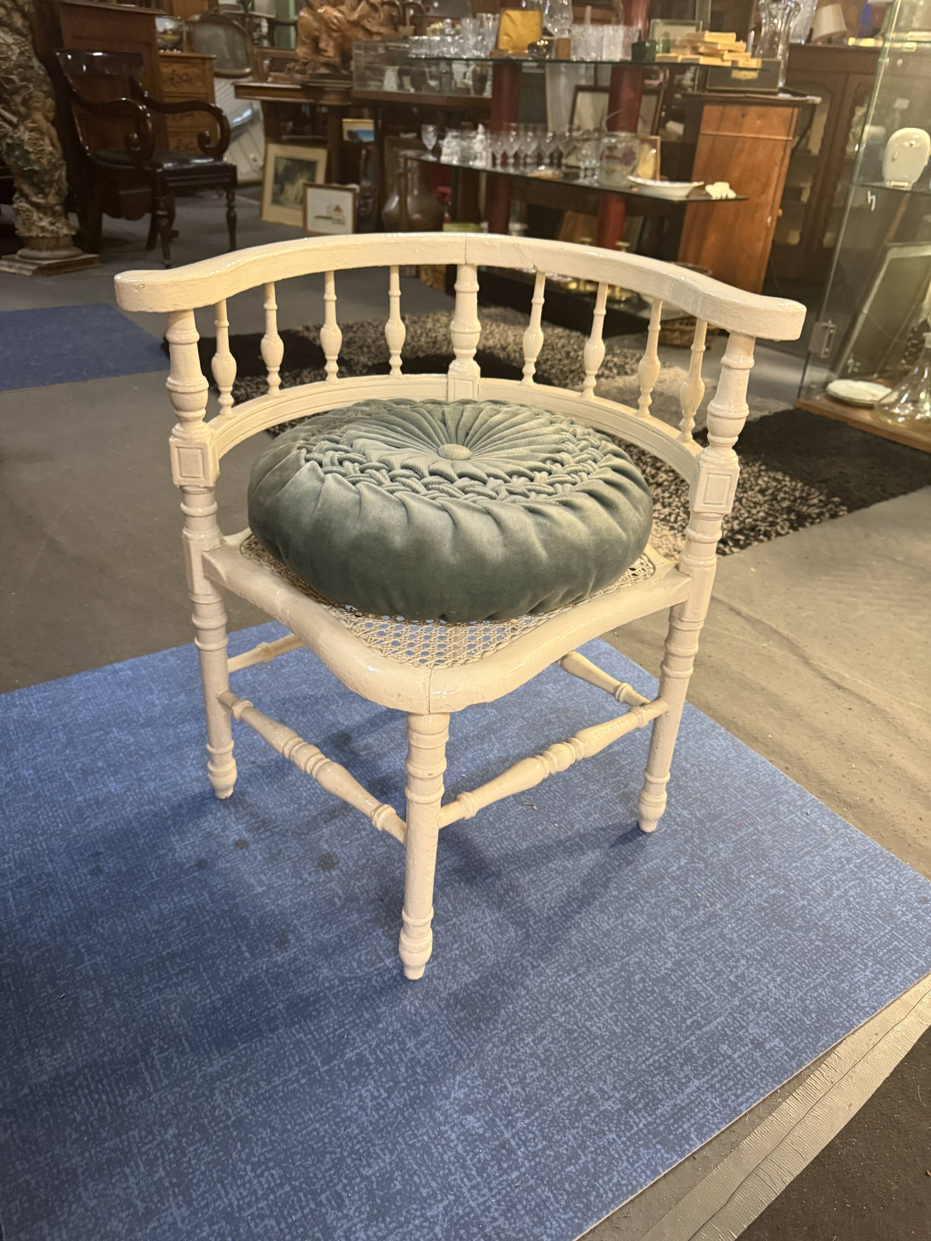 Corner chair