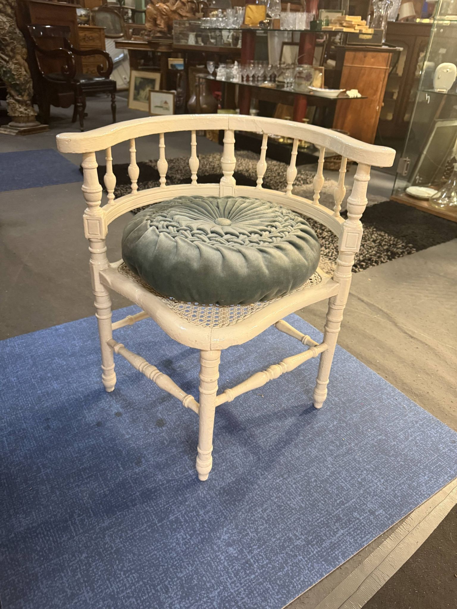 Corner chair