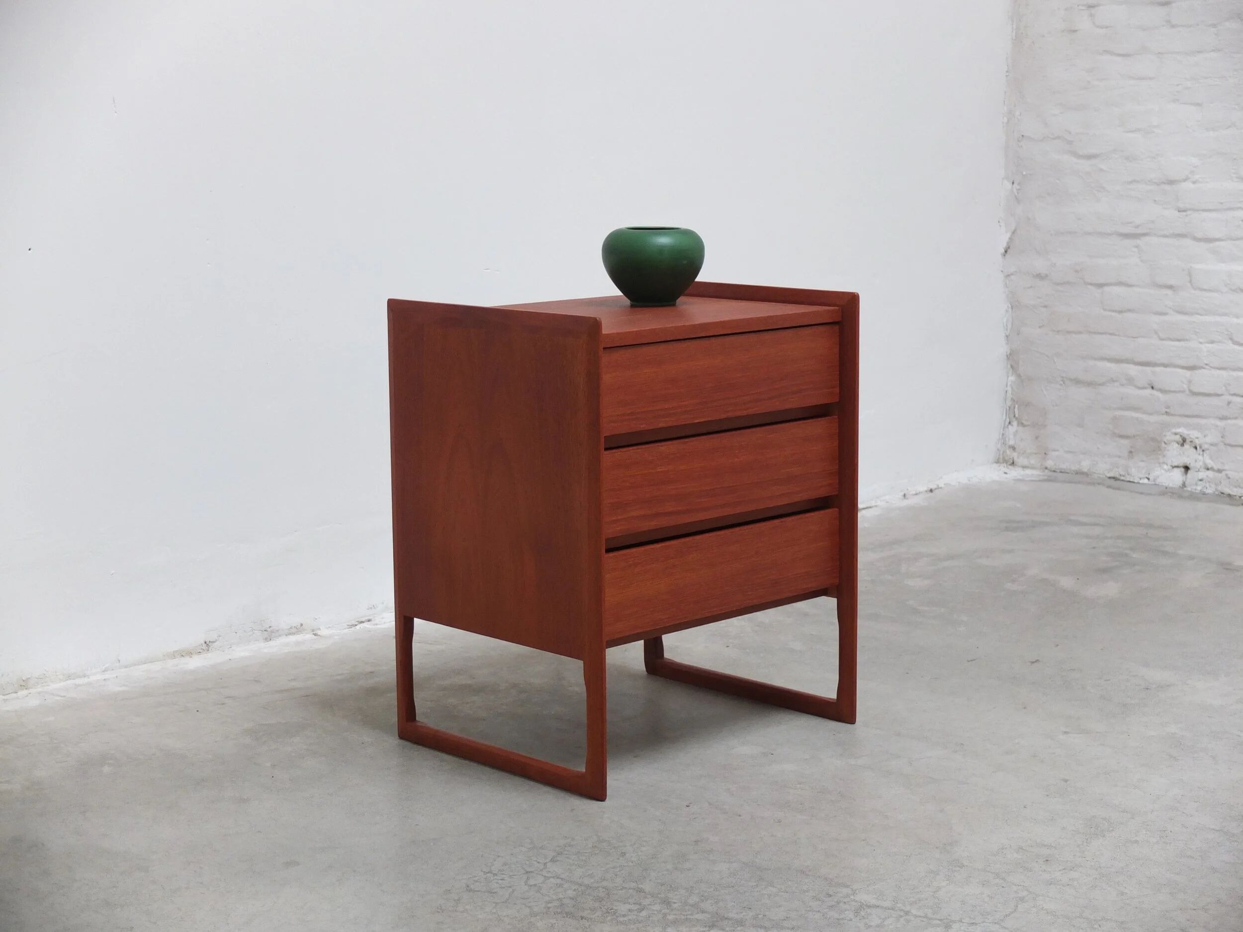 Danish chest of drawers in teak with sledge feet, 1960s