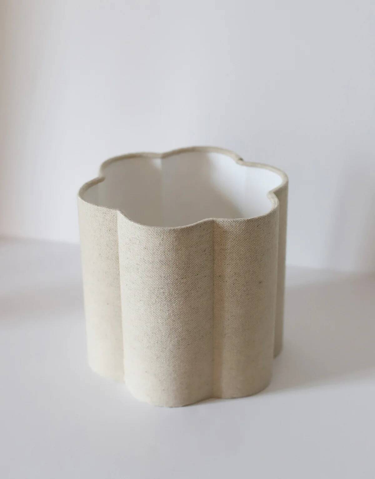 Flora "classic" plain flower-shaped lampshade