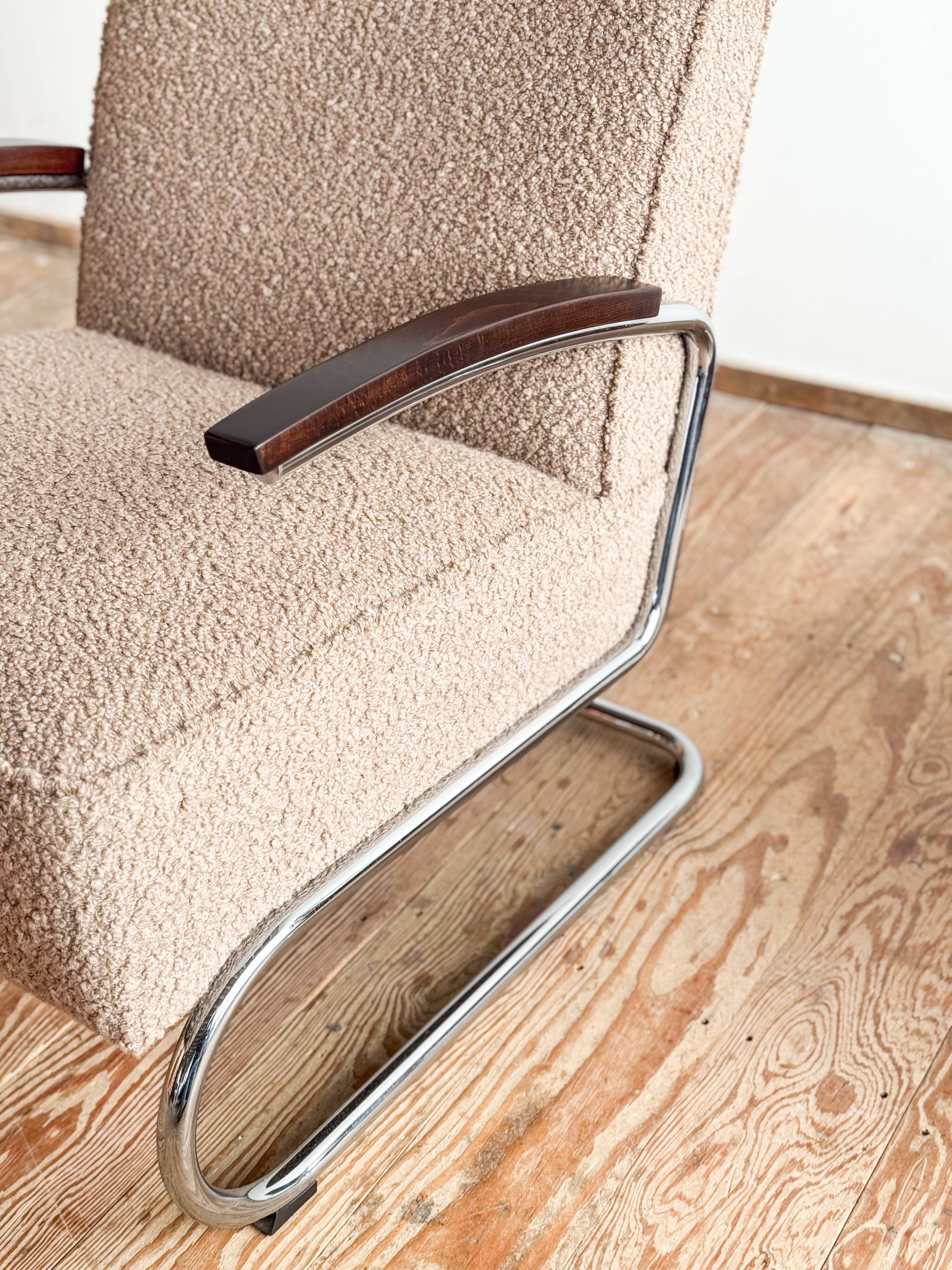 Fauteuil et ottoman Thonet 411 Bauhaus en tissu bouclé