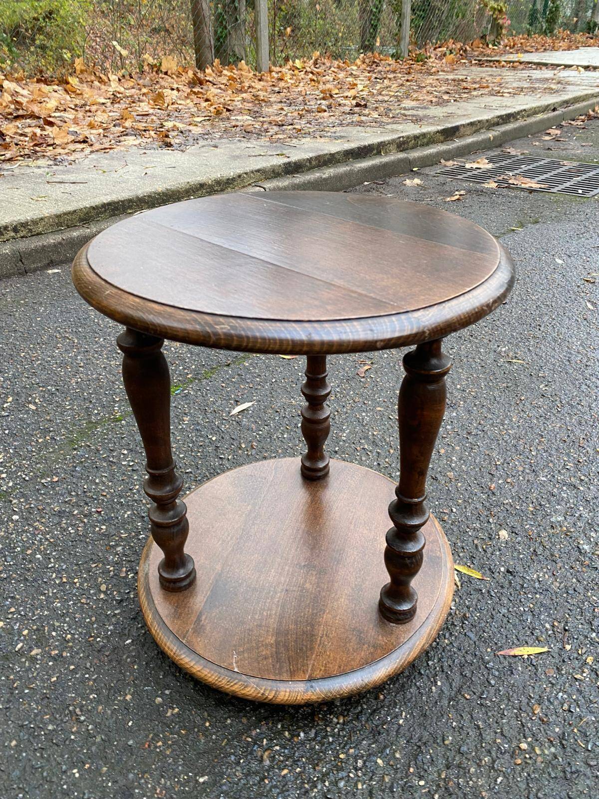 Small round vintage shelf in solid oak, circa 1900