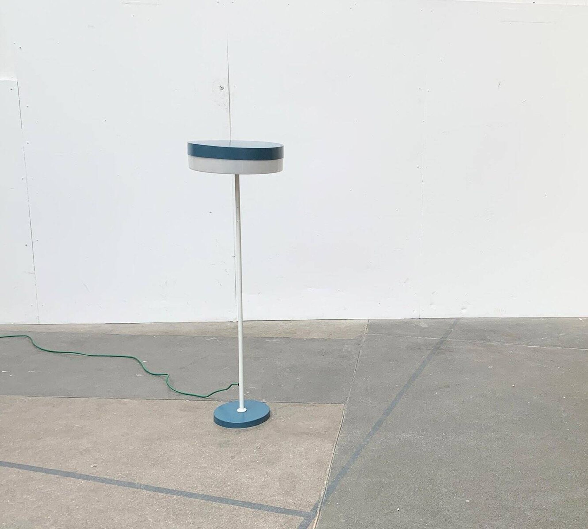 Lampadaire minimaliste de Bega, Allemagne