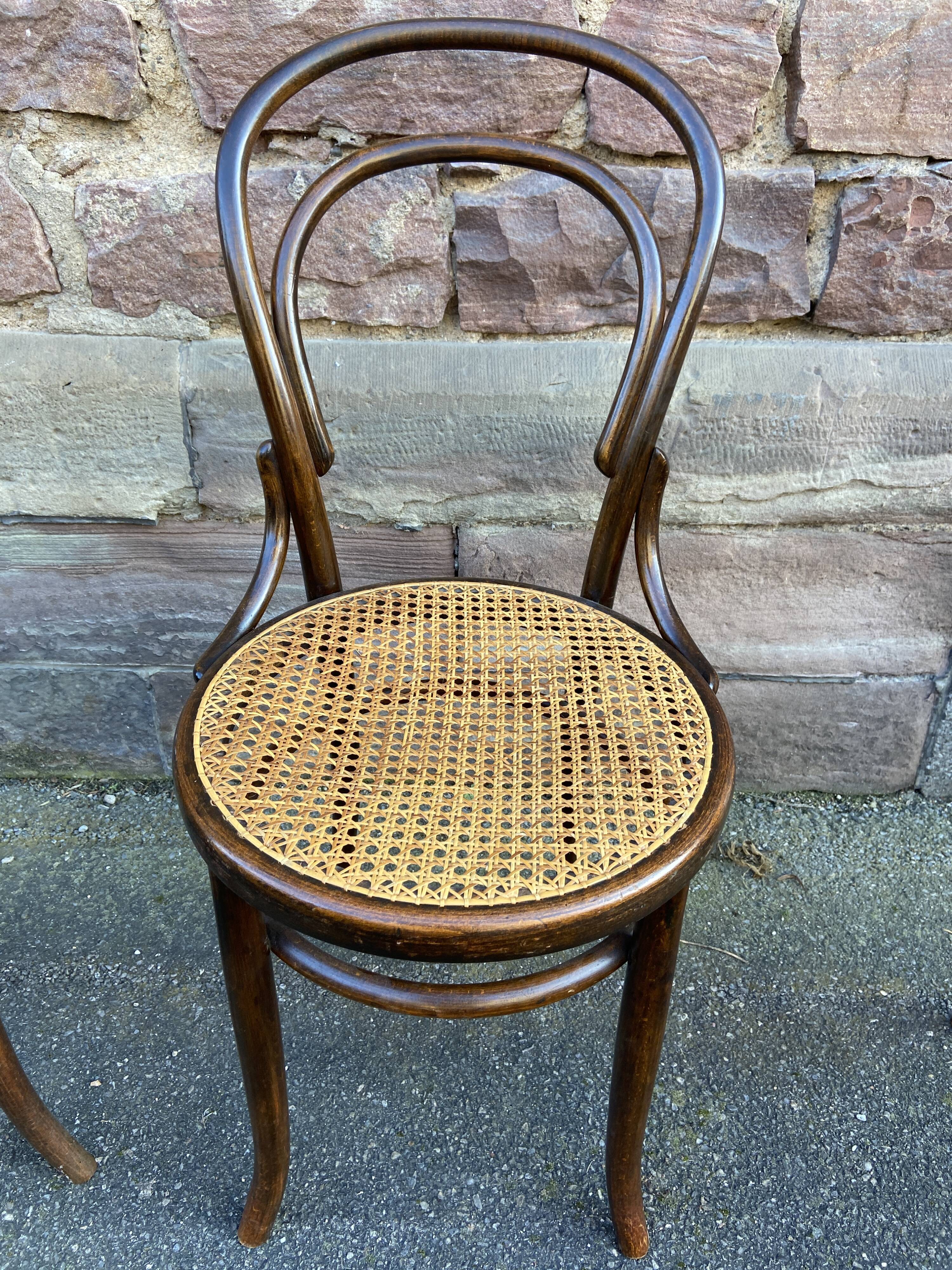 Set of 4 bistro chairs bois courbé type viennois mismatched
