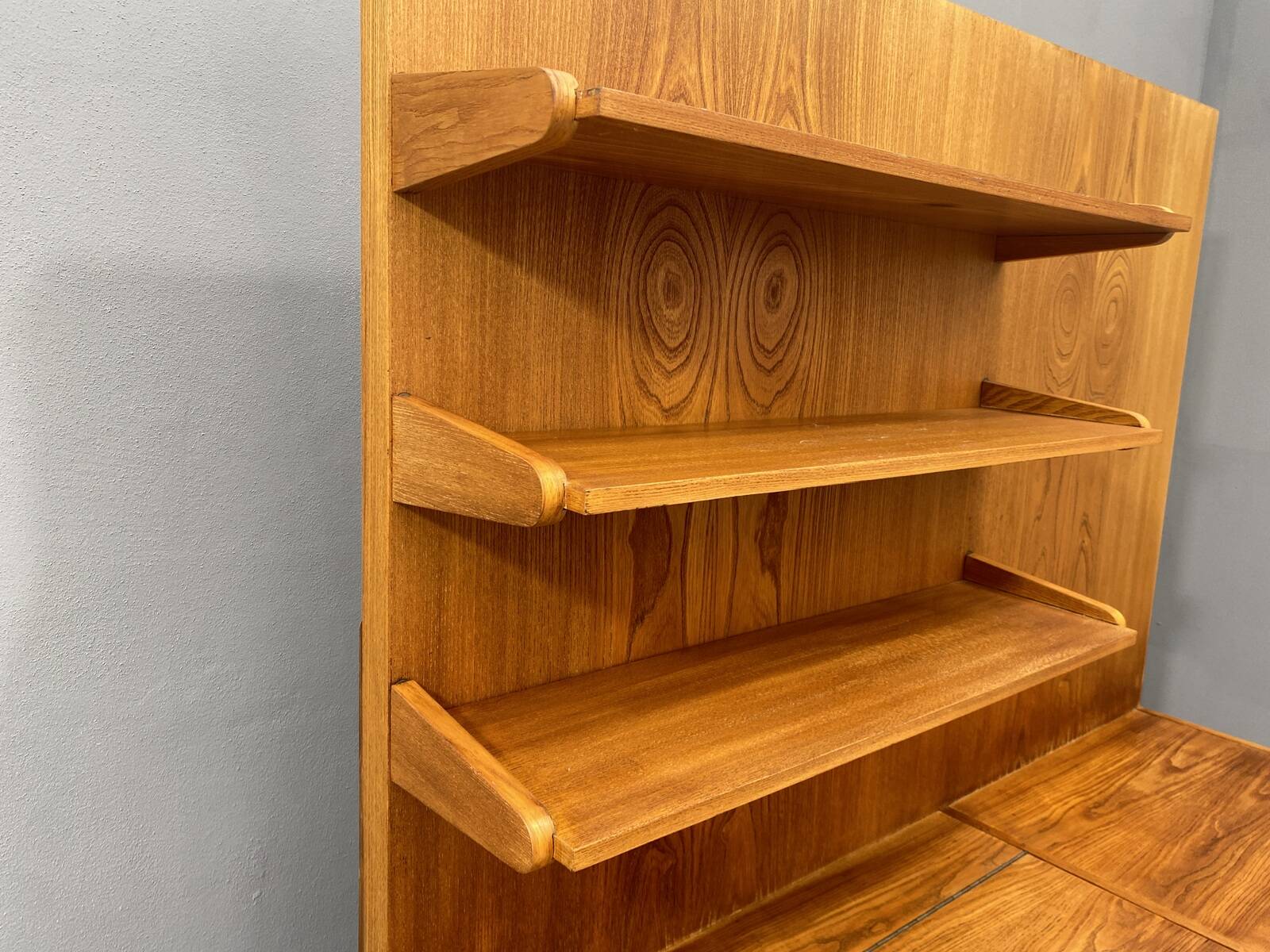 Système d'étagères murales du milieu du siècle par Český nábytek, 1960, Tchécoslovaquie