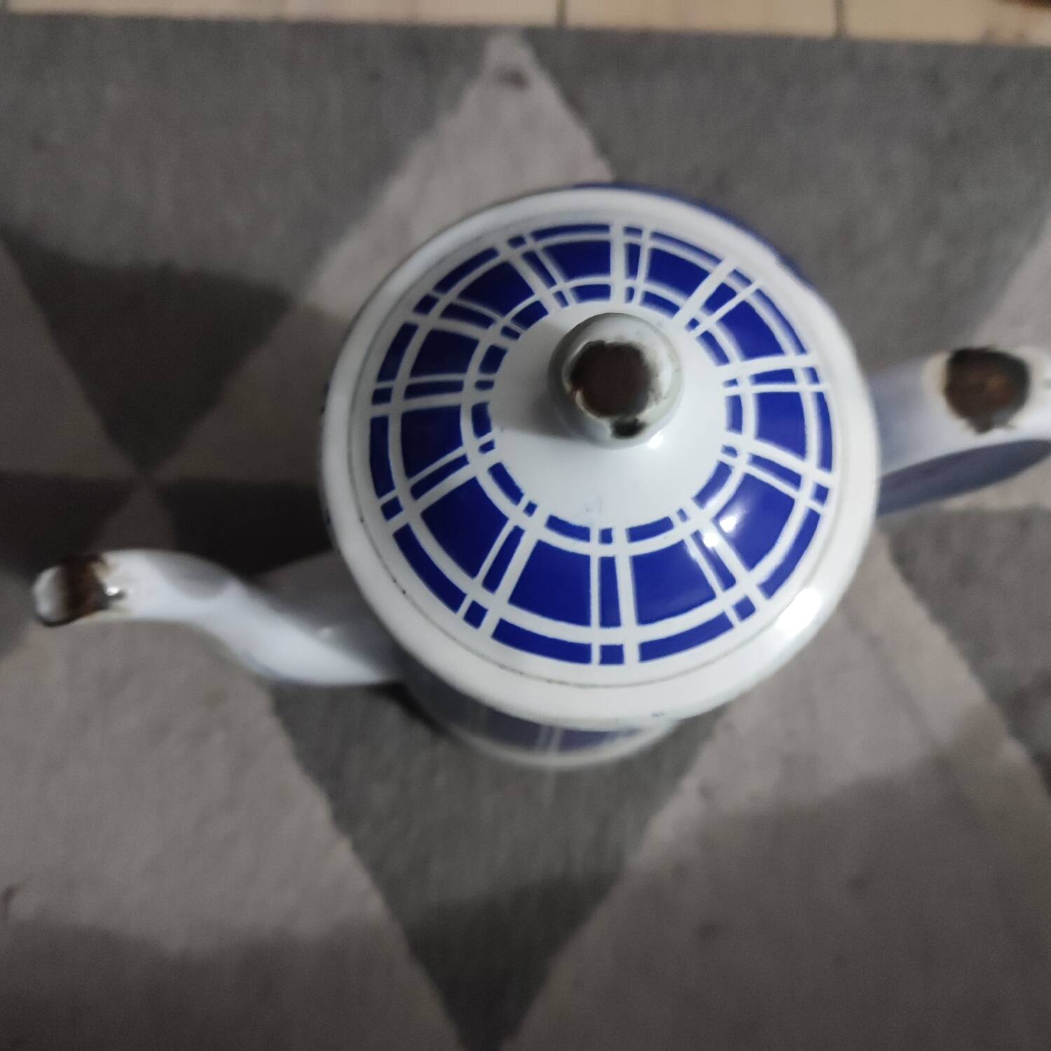 Antique BB Frères enamelled sheet metal coffee maker, Damier model