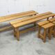 Ensemble 2 bancs et 2 tabourets en pin style montagnard 1970
