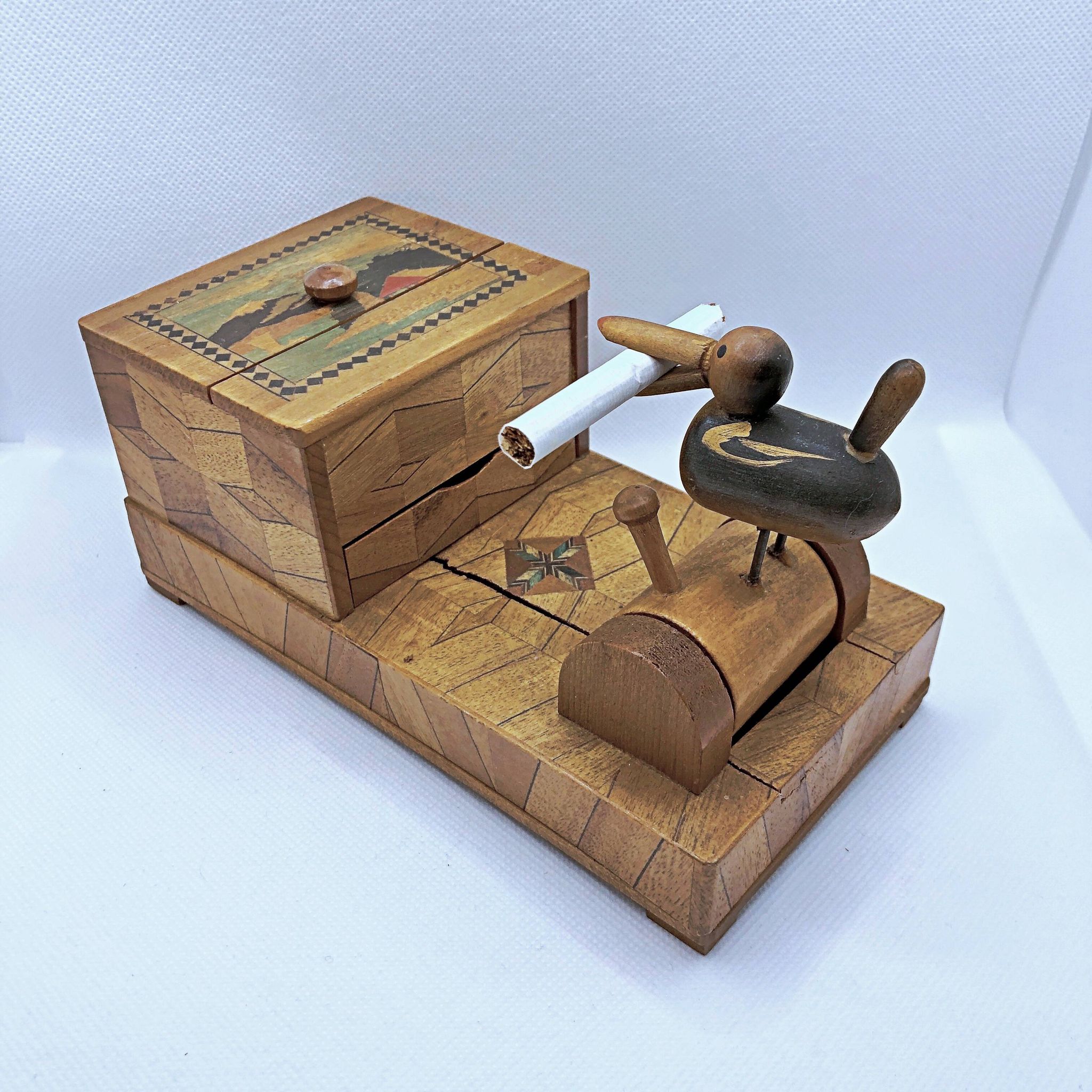 Distributeur de cigarettes en bois marqueté Rétro 30/40