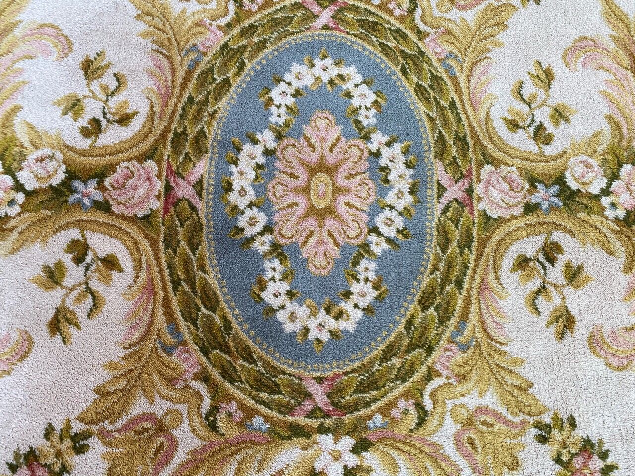 Vintage soapy style carpet with 200x300