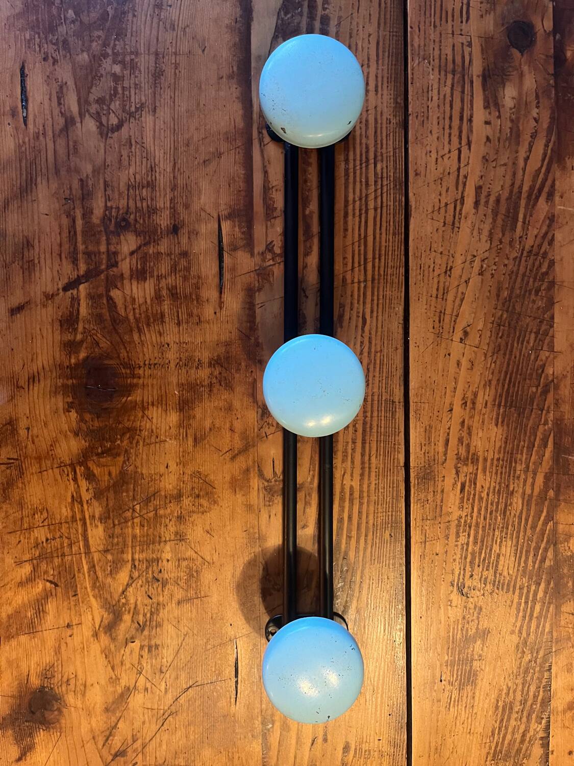 Metal coat rack with 3 hooks from the 70s