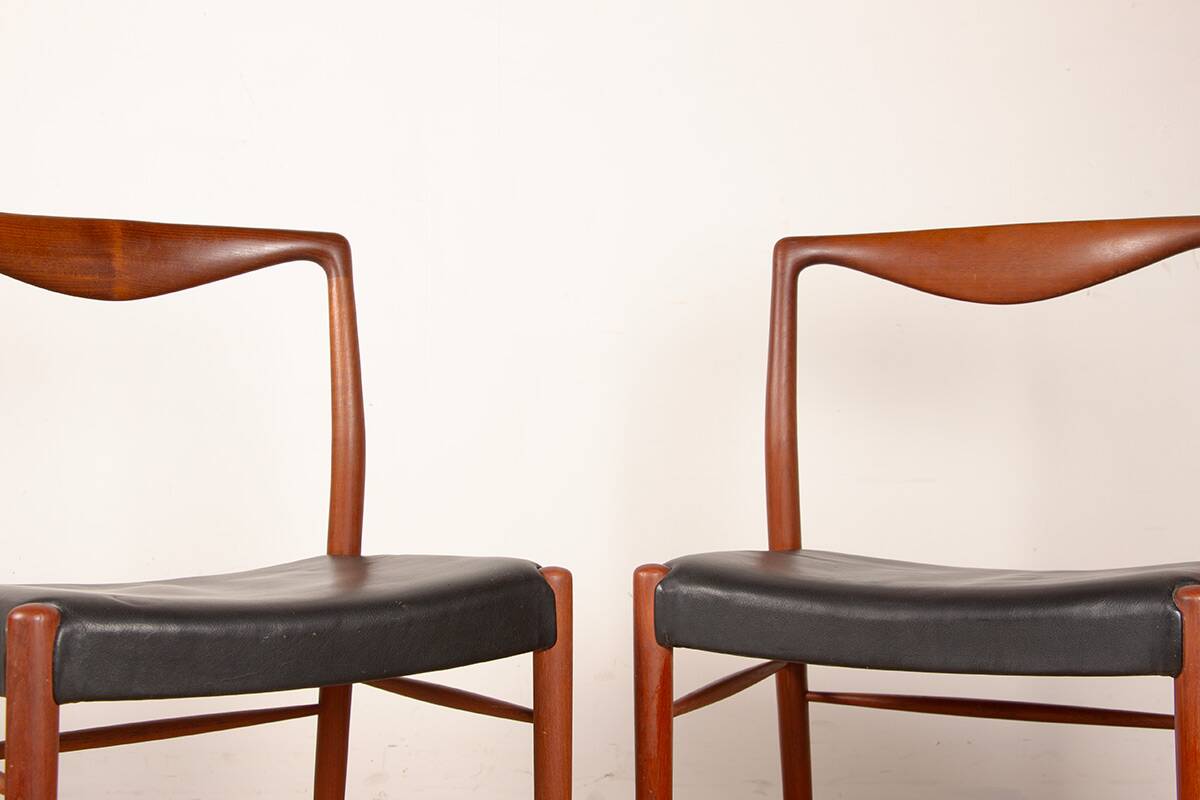 2 chaises Danoises en Teck et Skaï par Lyngfeldt Larsen 1960.