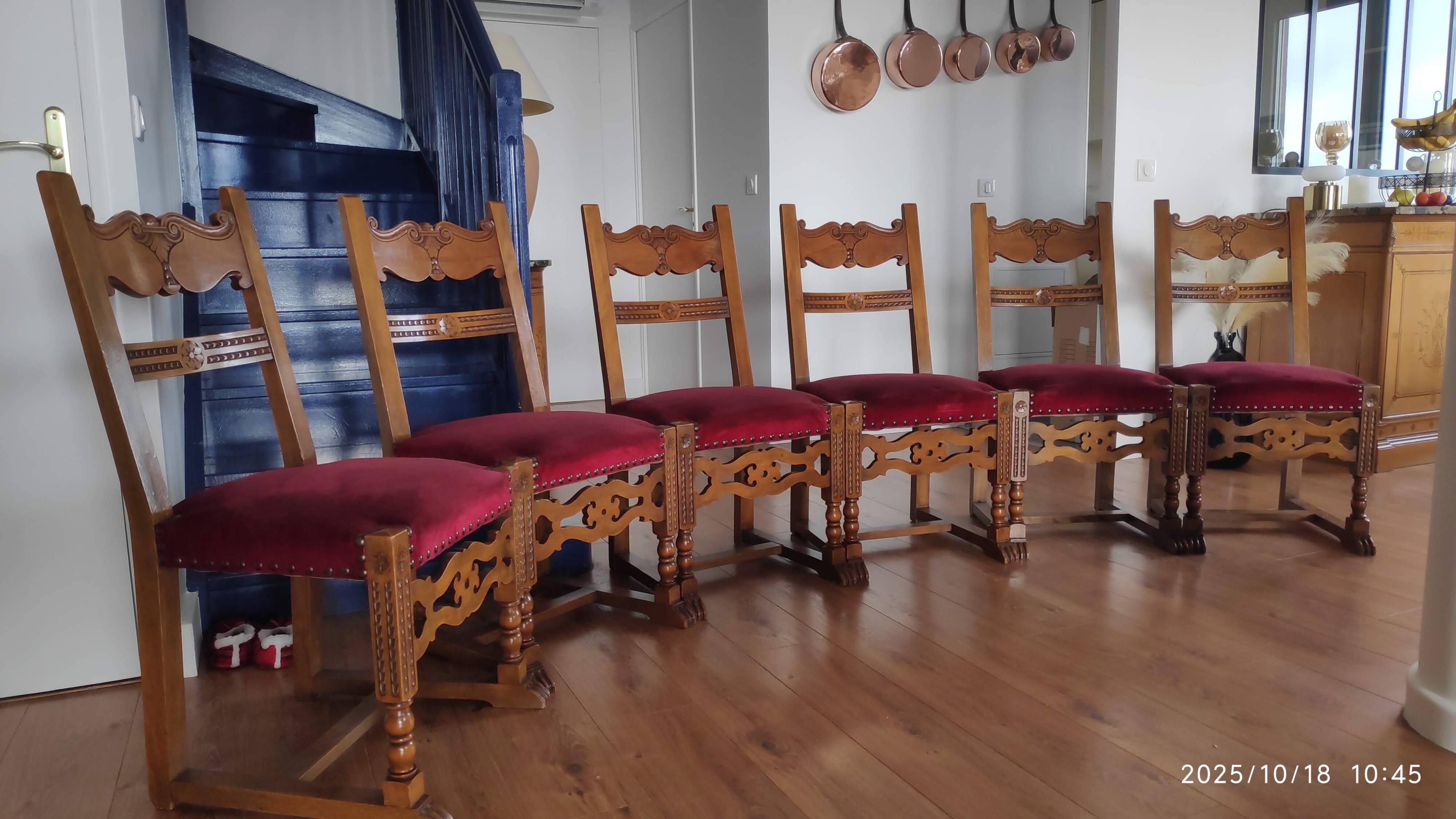 Set of 6 Louis XIII / Renaissance style chairs - carved solid oak
