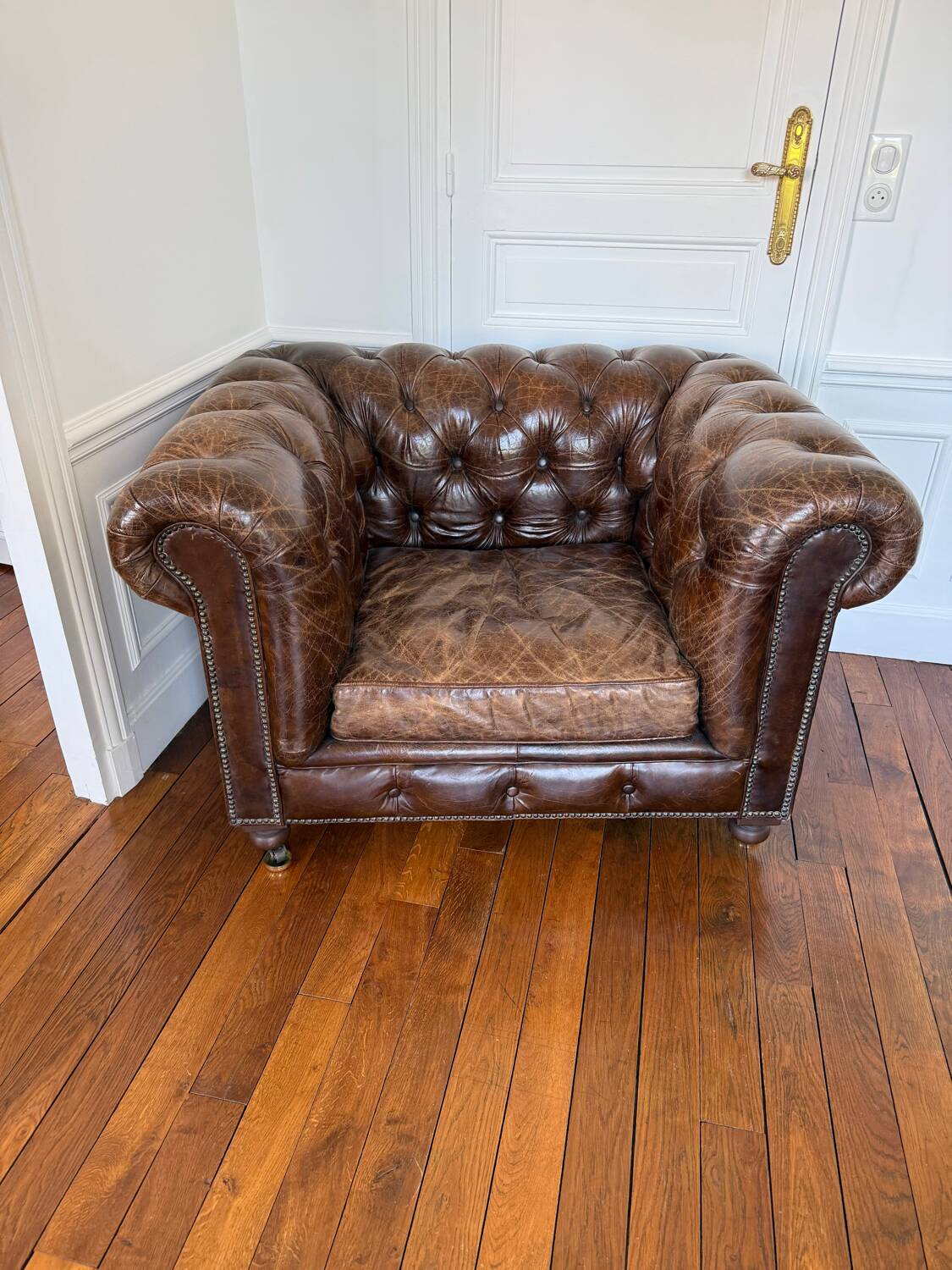 2 x Chesterfield leather armchairs - Artwood