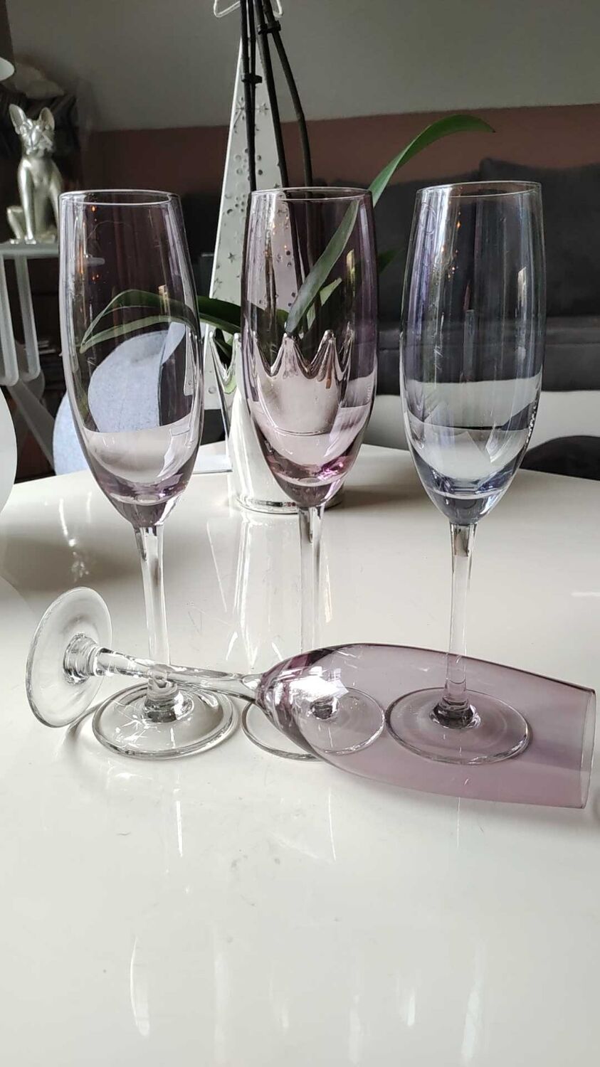 Lot 4 multicolored champagne flutes