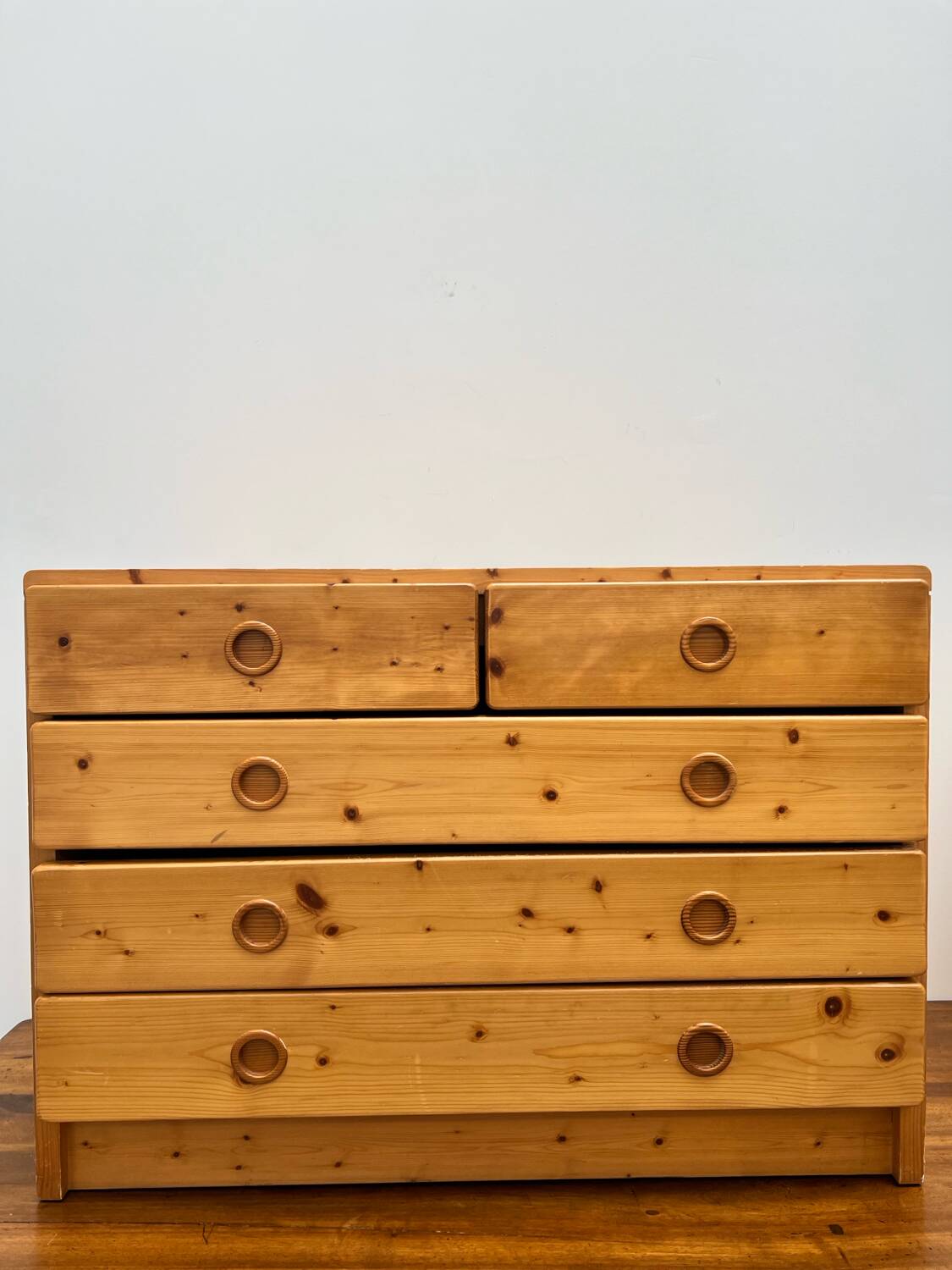 Les Arcs pine chest of drawers