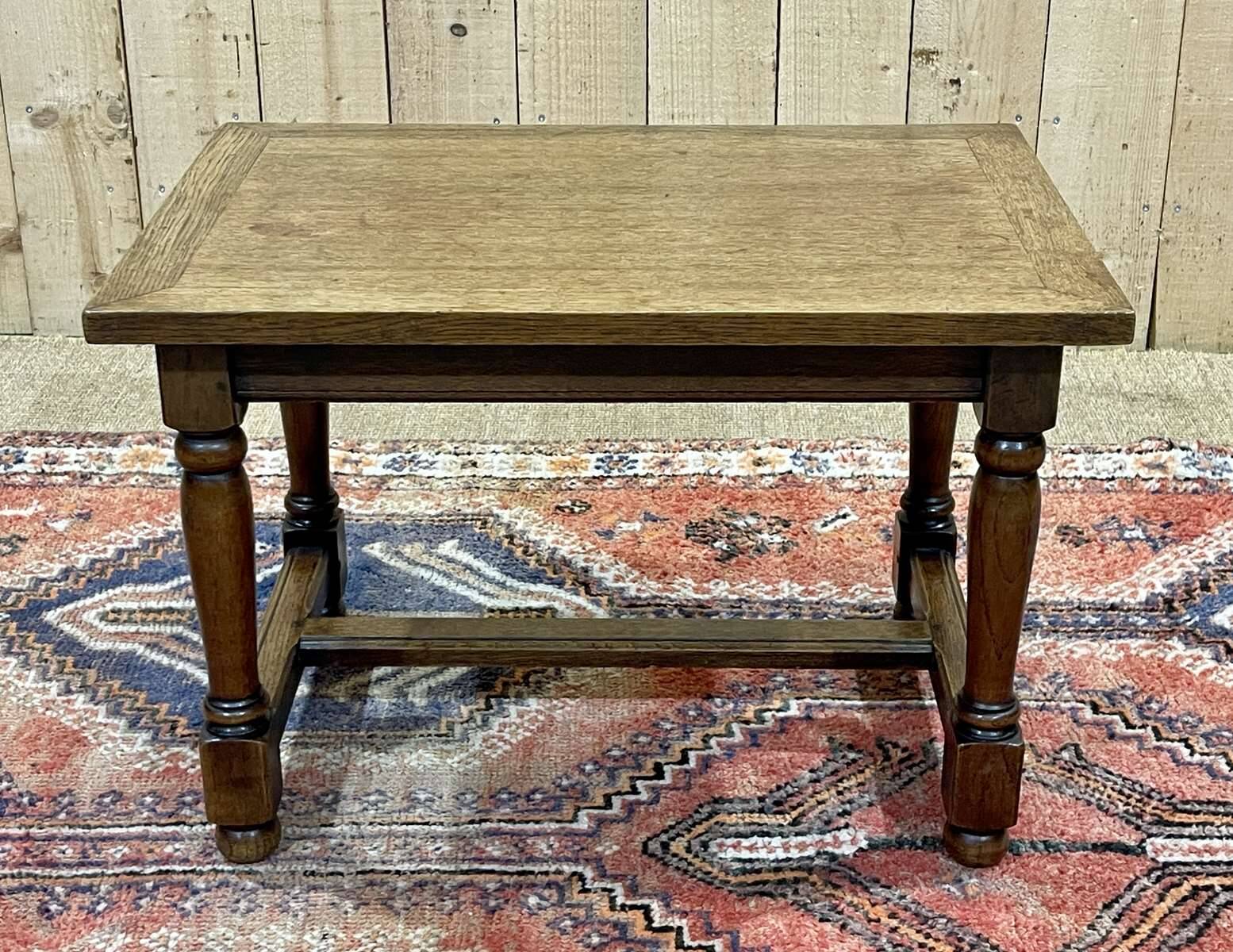 Table basse en chêne des années 1950