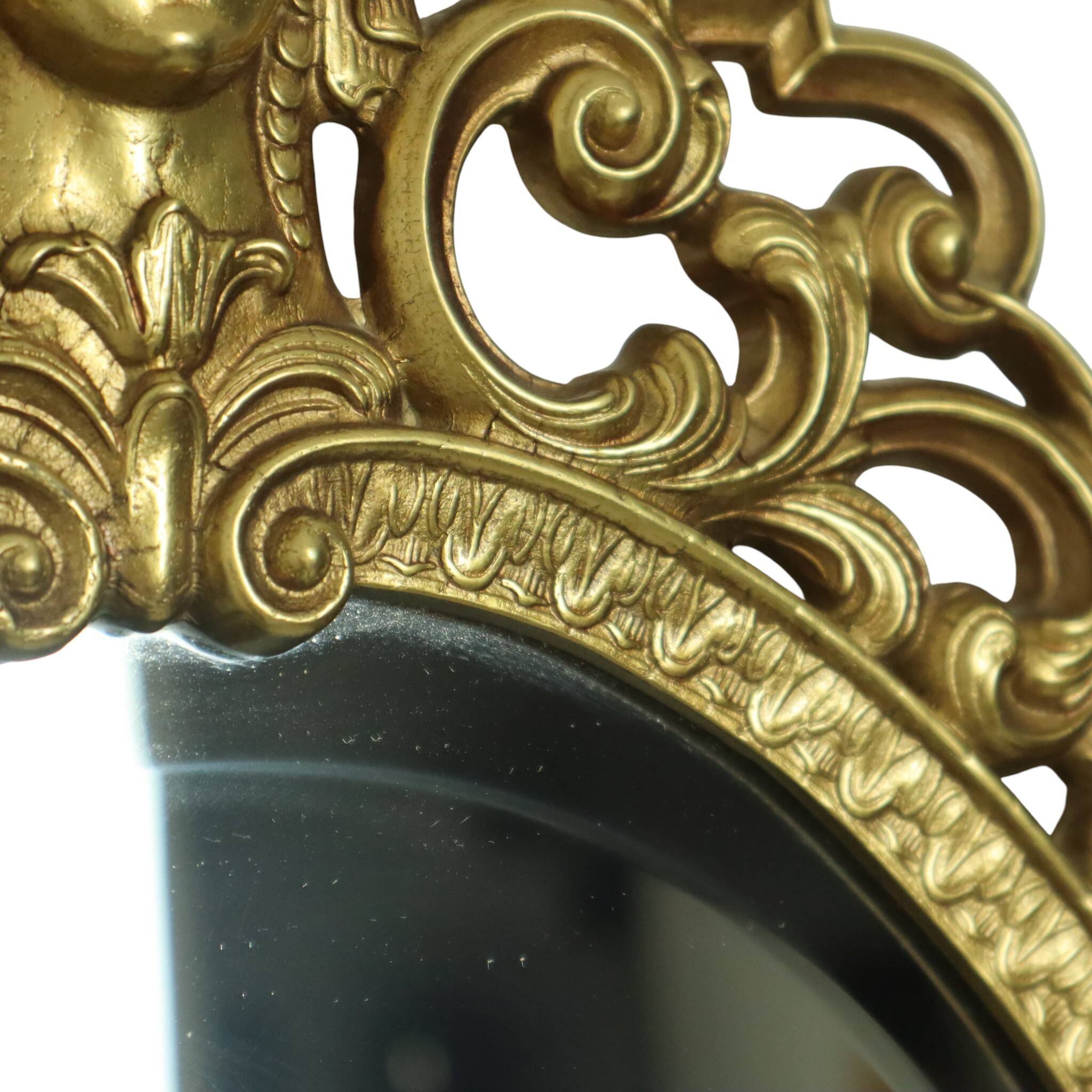 Miroir en laiton français à crête dorée style baroque Louis XV des années 1950