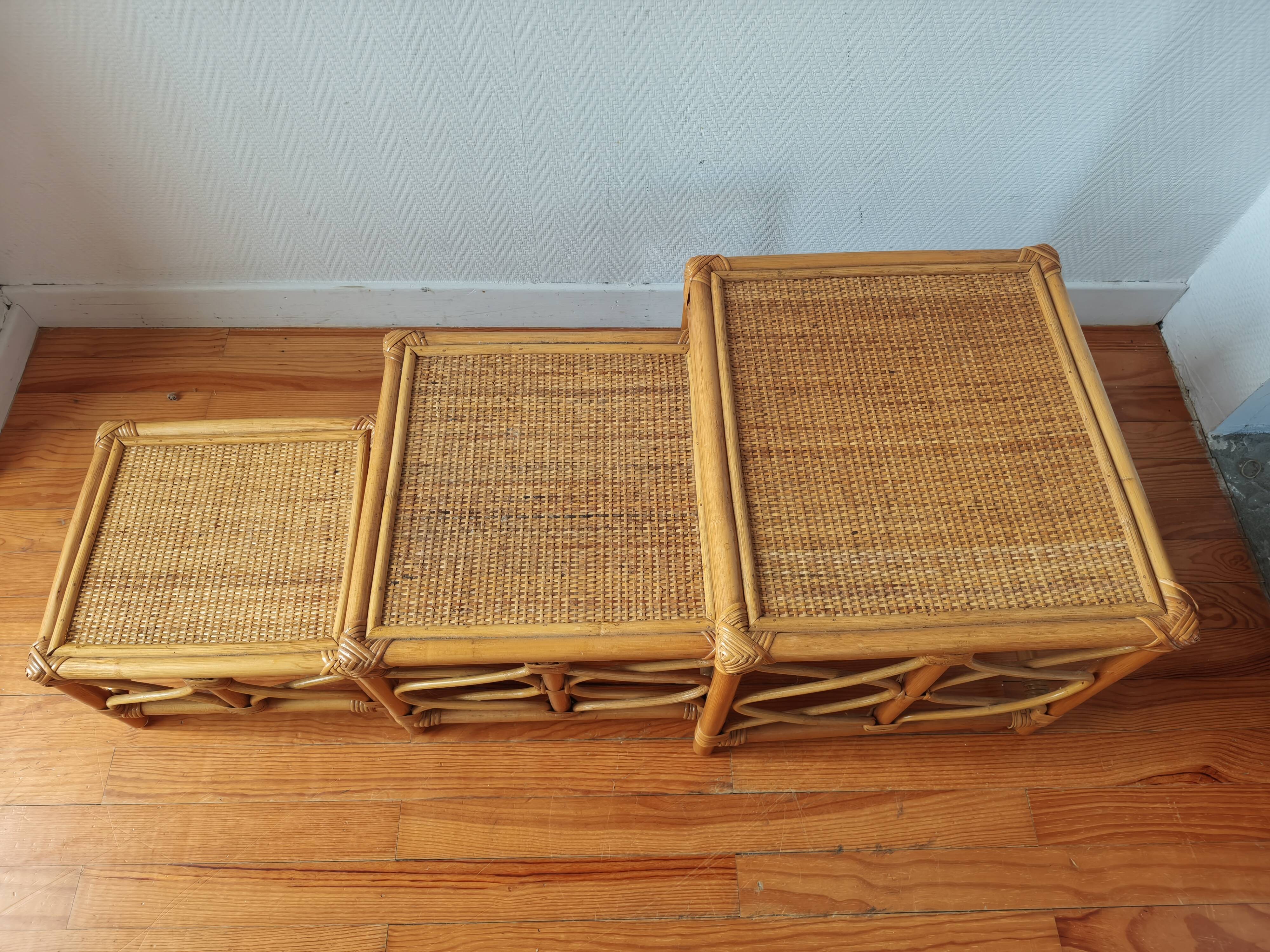 Tables gigognes en rotin et cannage – Esprit Riviera – Vers 1970/80