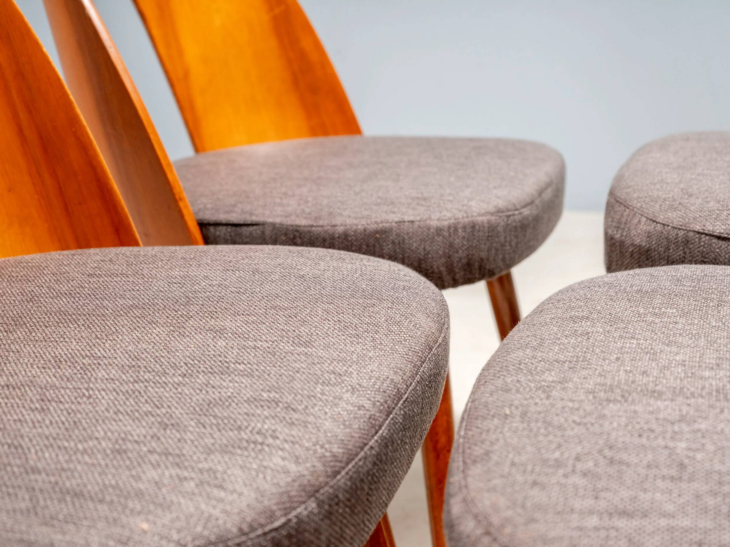 Chaises de salle à manger Antonín Šuman, Tatra Nábytok, Tchécoslovaquie années 1960.