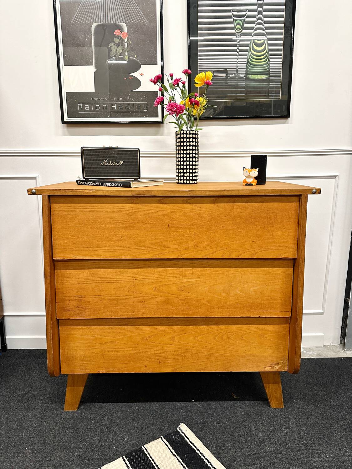 Compass feet chest of drawers