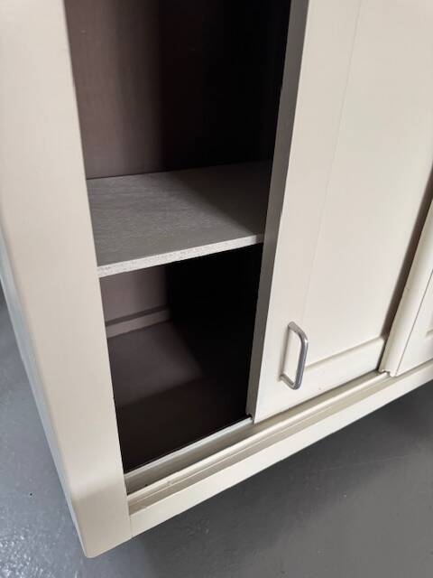 2-door hanging cupboard