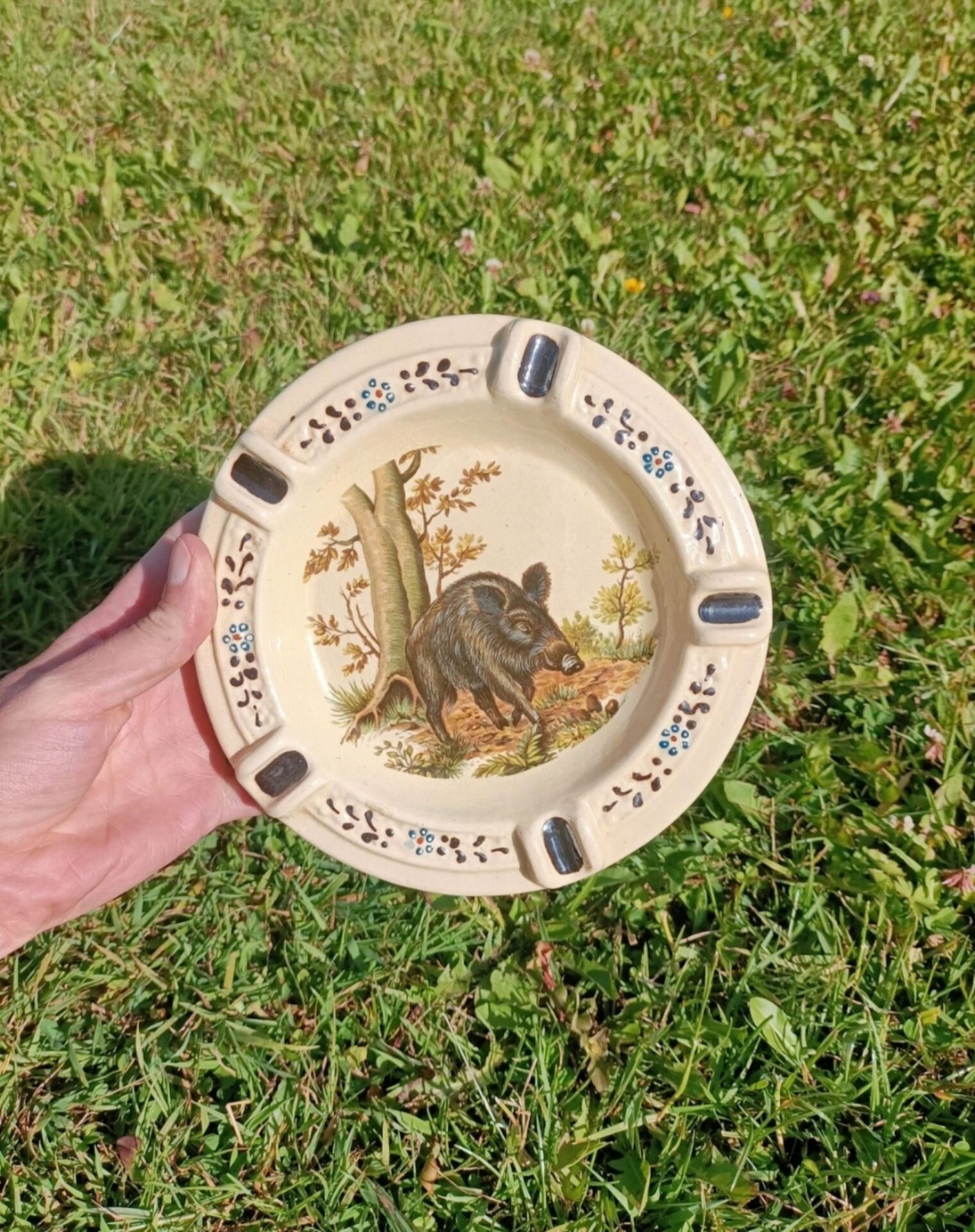 Large retro ashtray
