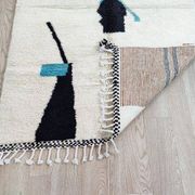 Handmade Berber rug in pure wool, size 150 x 250 cm