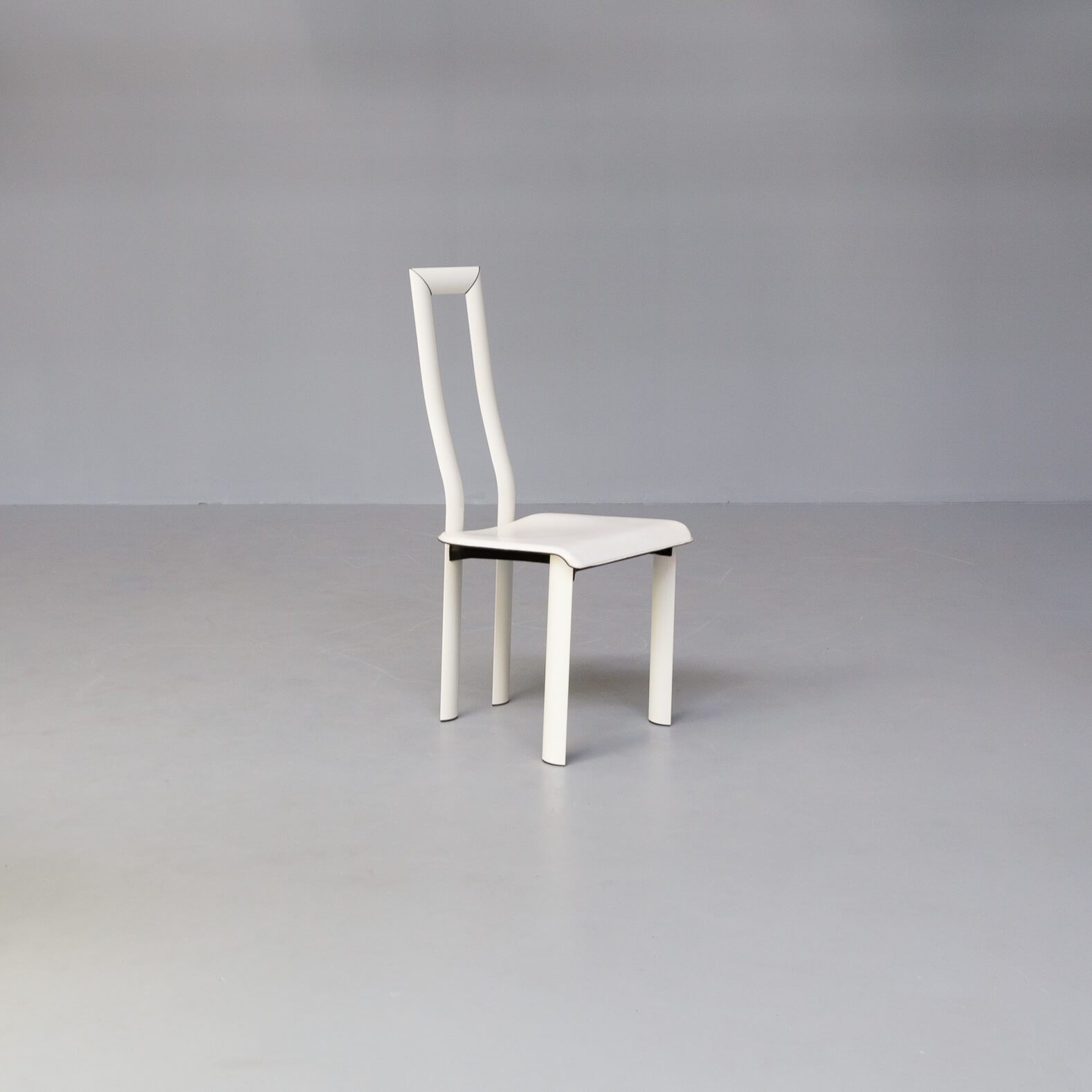 Antonello Mosca ‘royal’ white leather high back chairs for Ycami set/6
