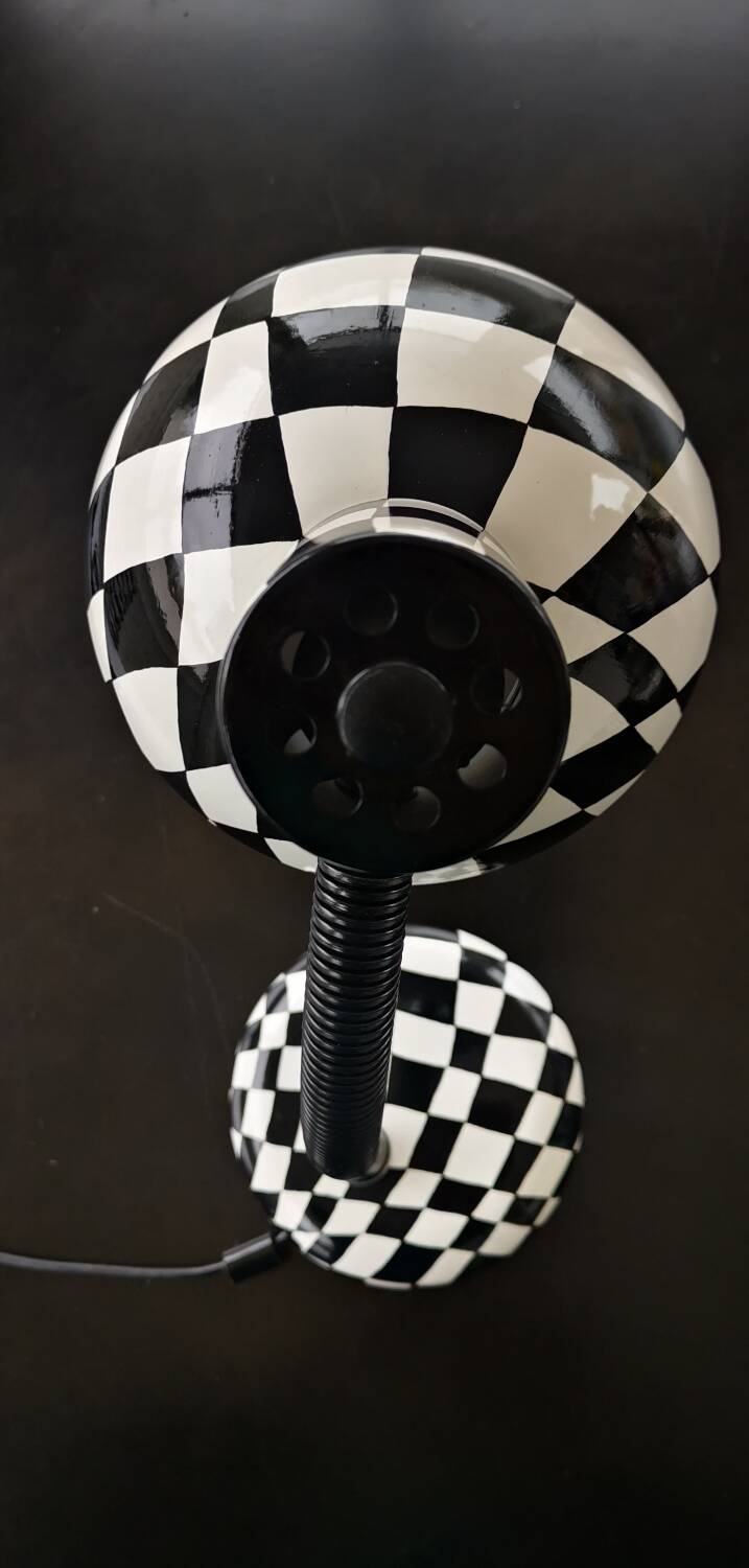 Optical checkerboard lamp