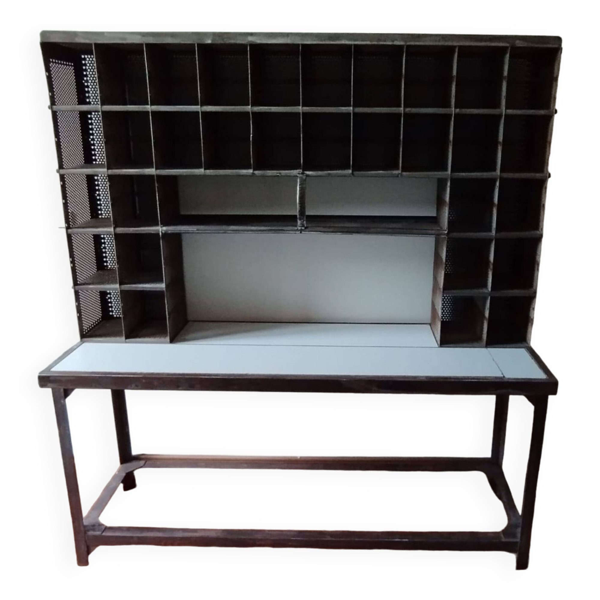 Postal sorting office