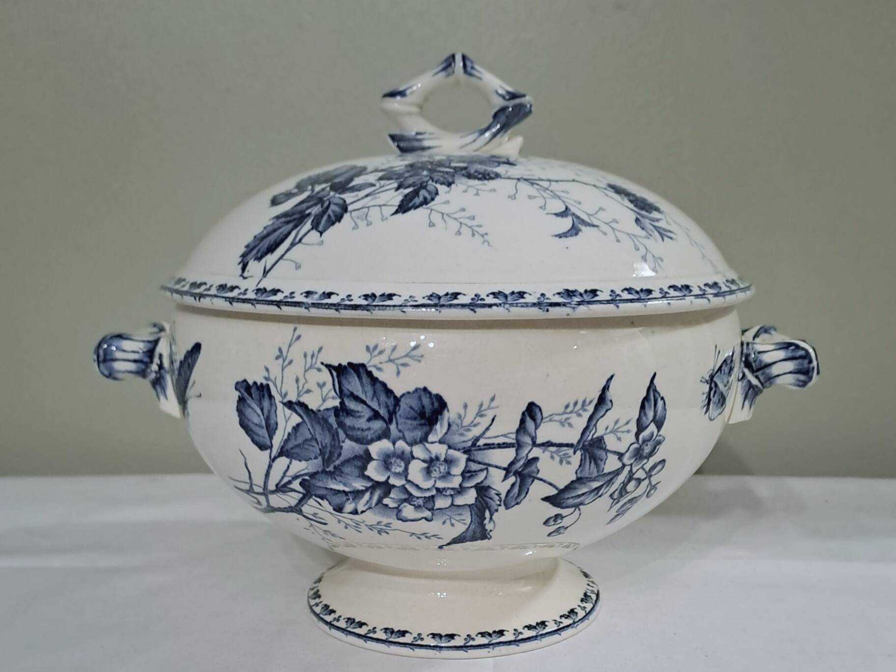 Soupière Sarreguemines modèle "Carmen"