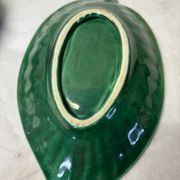 Set of 2 green slip dishes