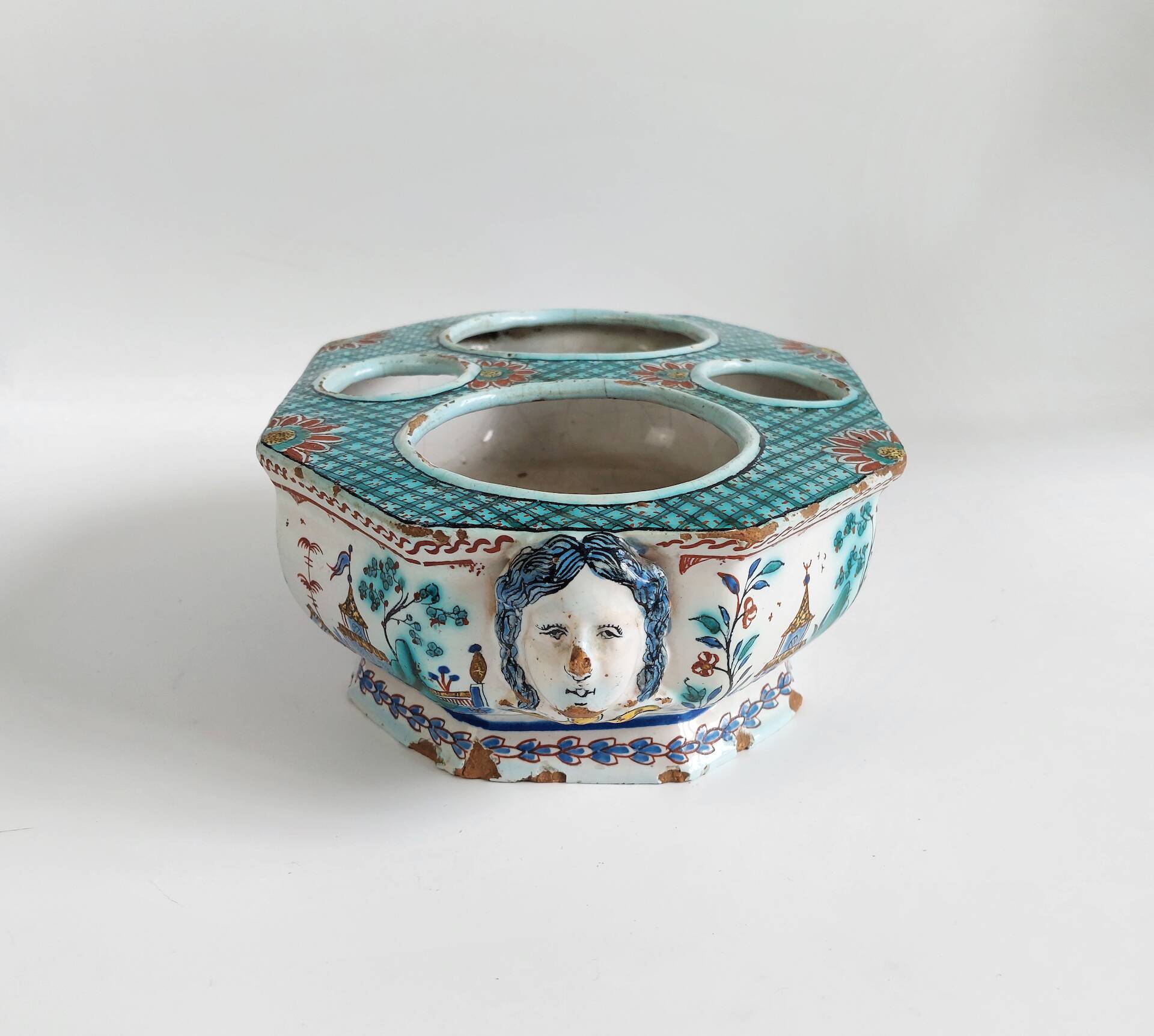 Huilier-vinaigrier en faïence de Rouen à décor au Chinois – XVIIIe siècle