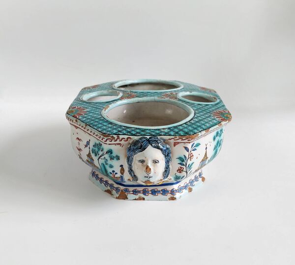 Huilier-vinaigrier en faïence de Rouen à décor au Chinois – XVIIIe siècle