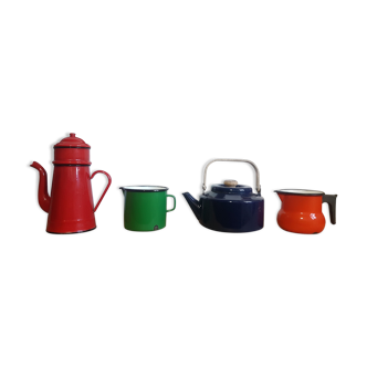 Set of enamelled coffee pots