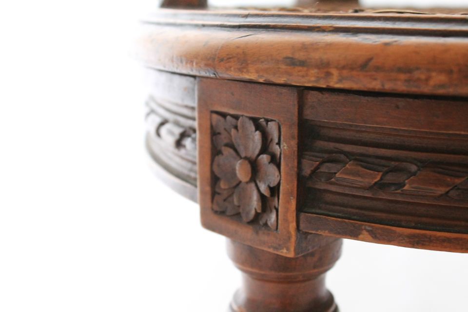 Louis XVI-style canne chair from the late 19th century