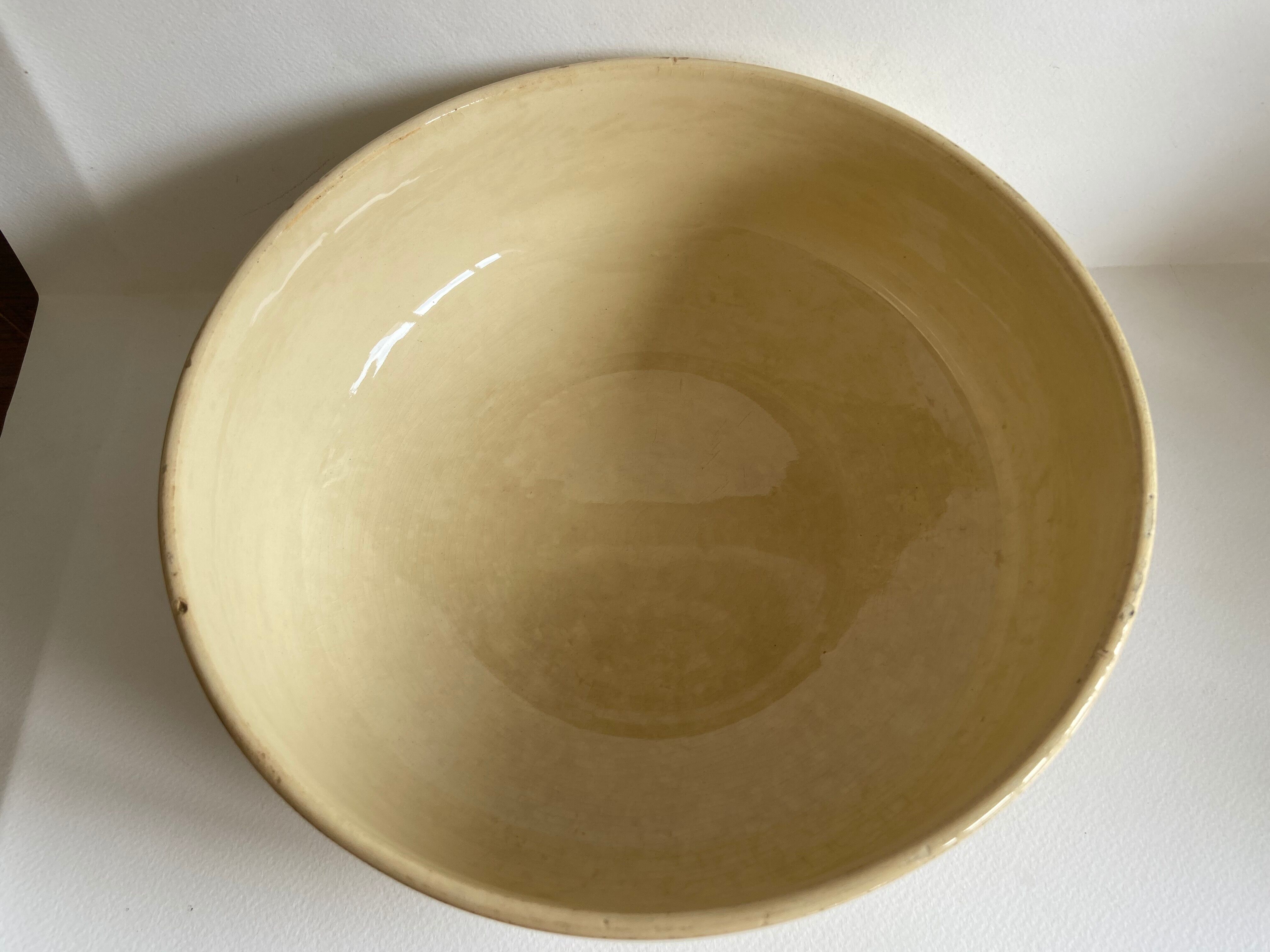 Enamelled ceramic salad bowl