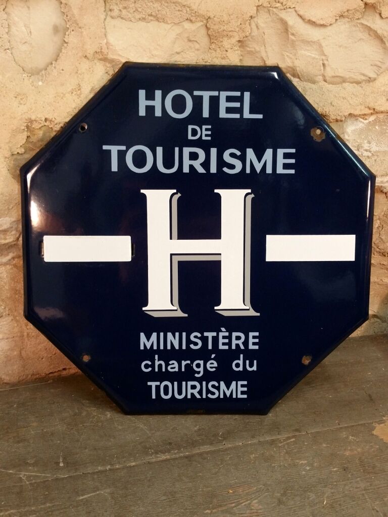 Hotel enamelled plate