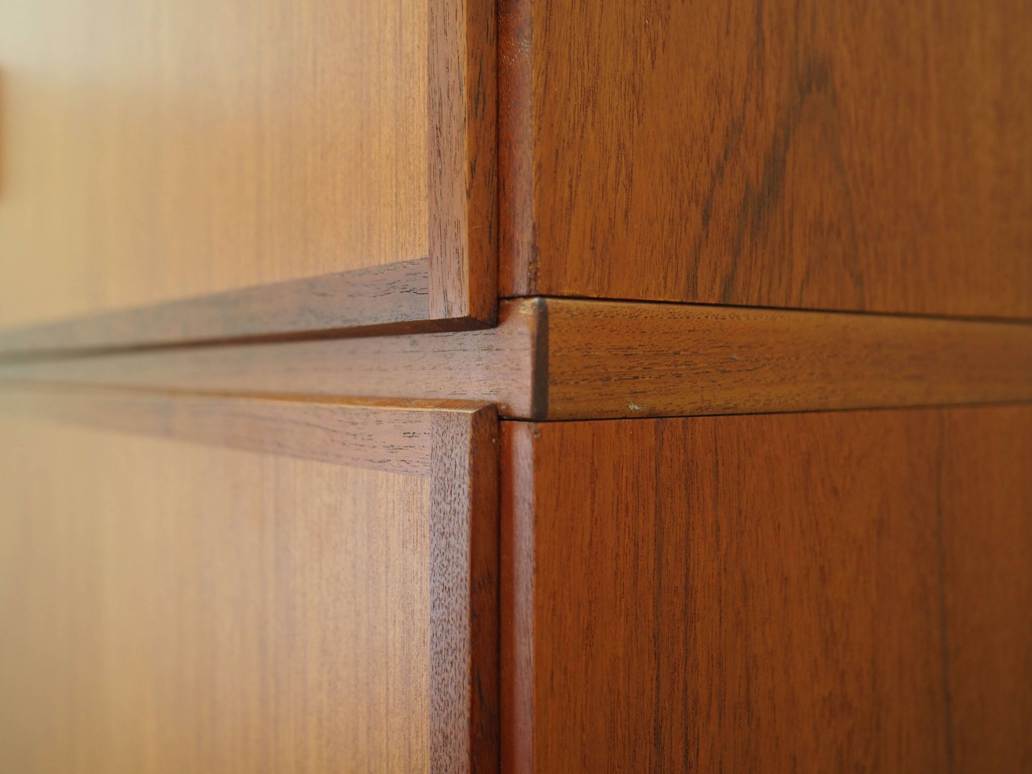 Armoire en teck, design danois, années 1970, fabricant : Omann Jun