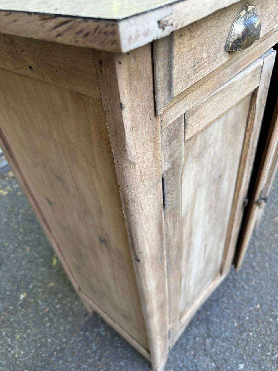 Renovated vintage Parisian buffet in solid wood from the 1940s.
