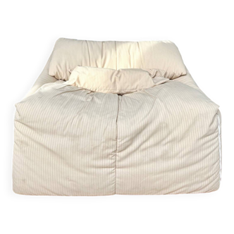 Chauffeuse Plumy Annie Hiéronimus pour Cinna