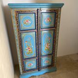 Painted cabinet with floral decoration