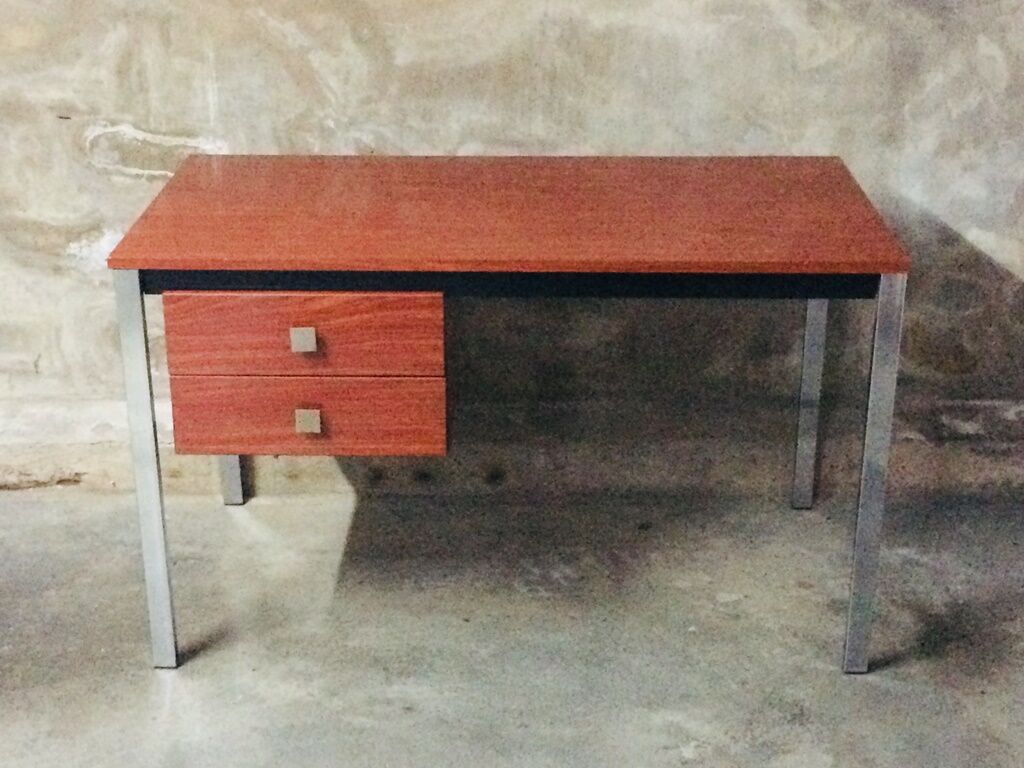 "Minor B" desk by Pierre Guariche for Meurop 60s