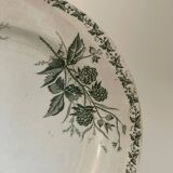 7 flat plates made of ironstone.