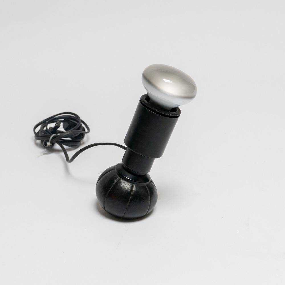 Vintage Italian 600 table lamp by Gino Sarfatti for Arteluce, black body & base