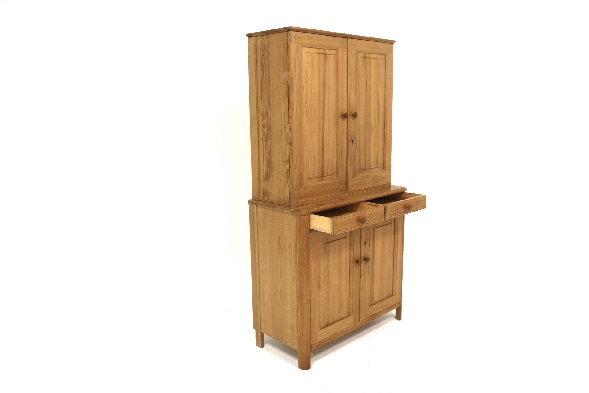 Scandinavian pine cabinet "Vapensmeden", Carl Malmsten for Svensk Fur, Sweden, 1950