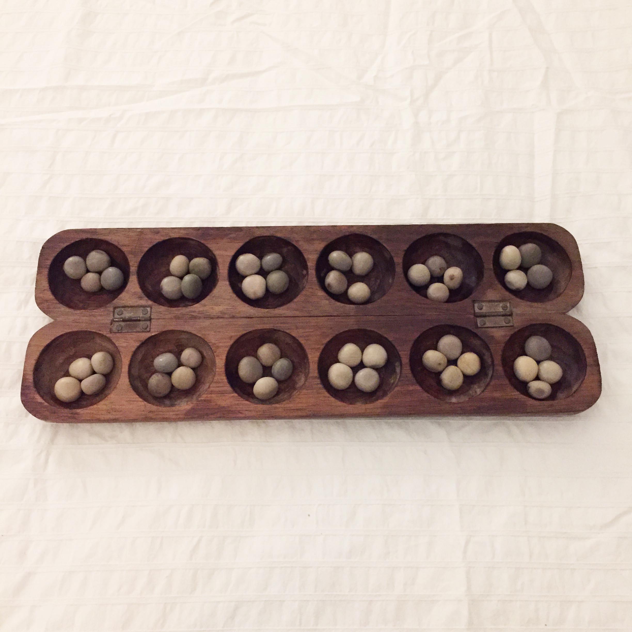 Rounded rectangular awélé set